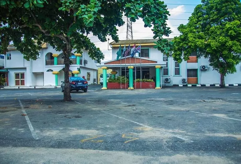 Randolph Hotel & Resort