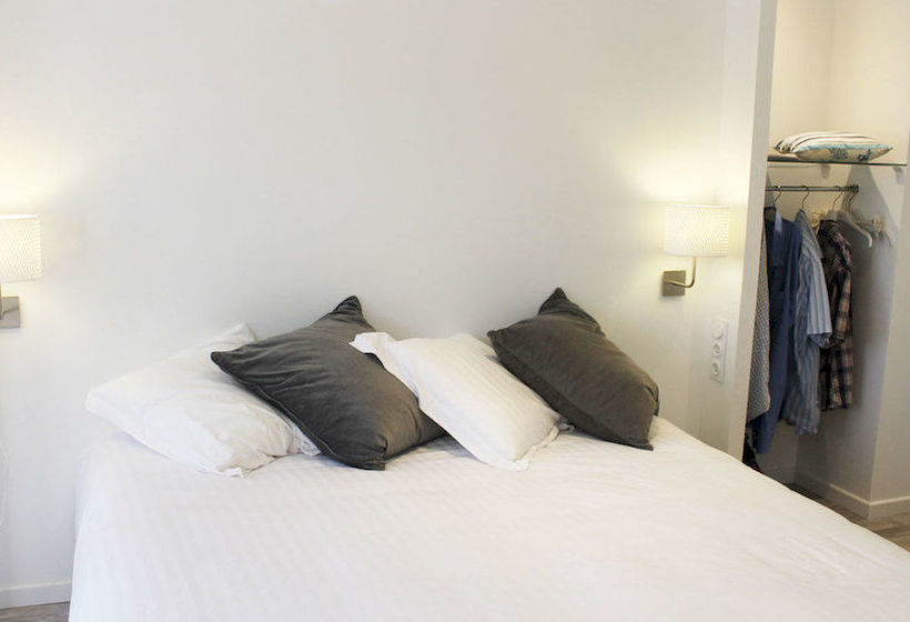 تختخواب و صبحانه La Maison De Bayeux