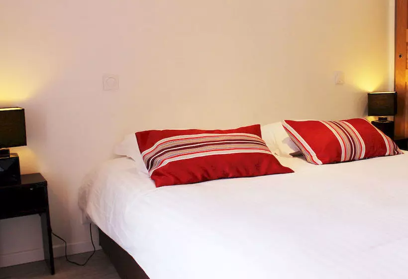 تختخواب و صبحانه La Maison De Bayeux