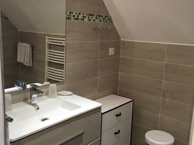 تختخواب و صبحانه La Maison De Bayeux