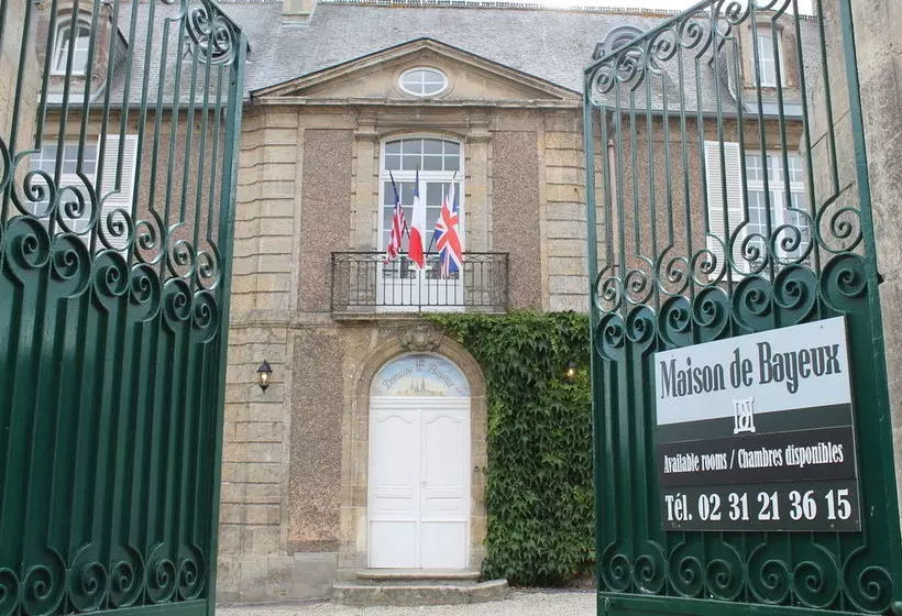 تختخواب و صبحانه La Maison De Bayeux