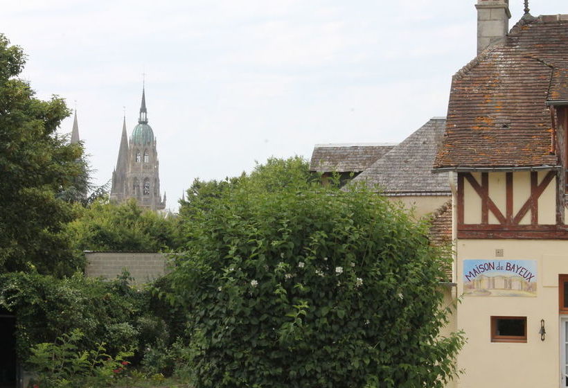 تختخواب و صبحانه La Maison De Bayeux