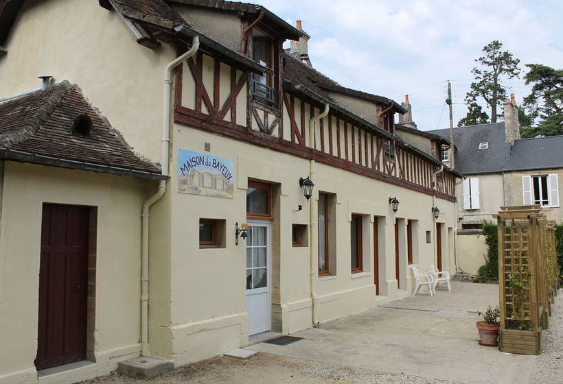 تختخواب و صبحانه La Maison De Bayeux