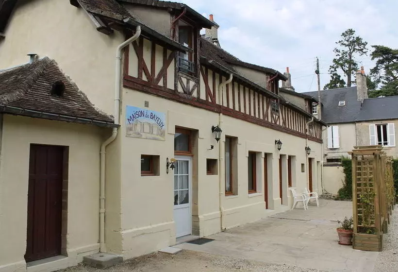 تختخواب و صبحانه La Maison De Bayeux