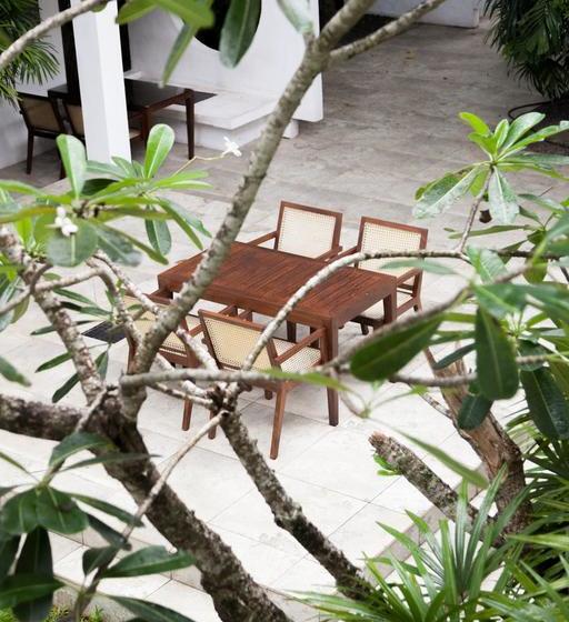 Отель Colombo House By Ceilao Villas