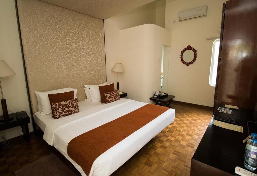 Отель Colombo House By Ceilao Villas