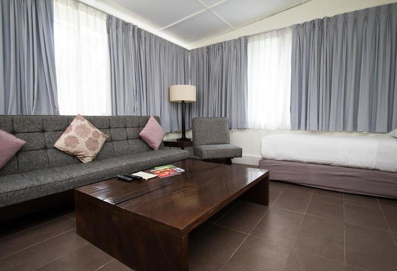 Отель Colombo House By Ceilao Villas