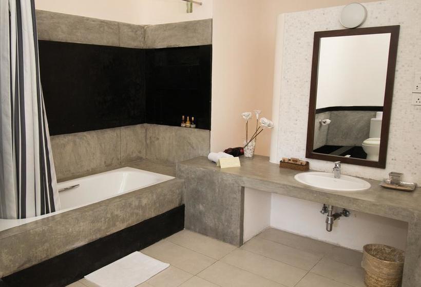 Отель Colombo House By Ceilao Villas