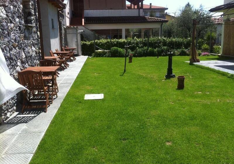 Отель Il Casale Del Giglio