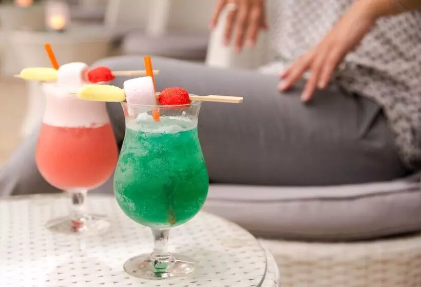 酒店 Mas Des Romarins, The Originals Relais