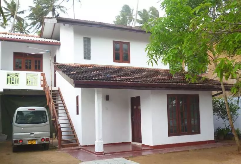 Hotel Sea View Paradise Inn