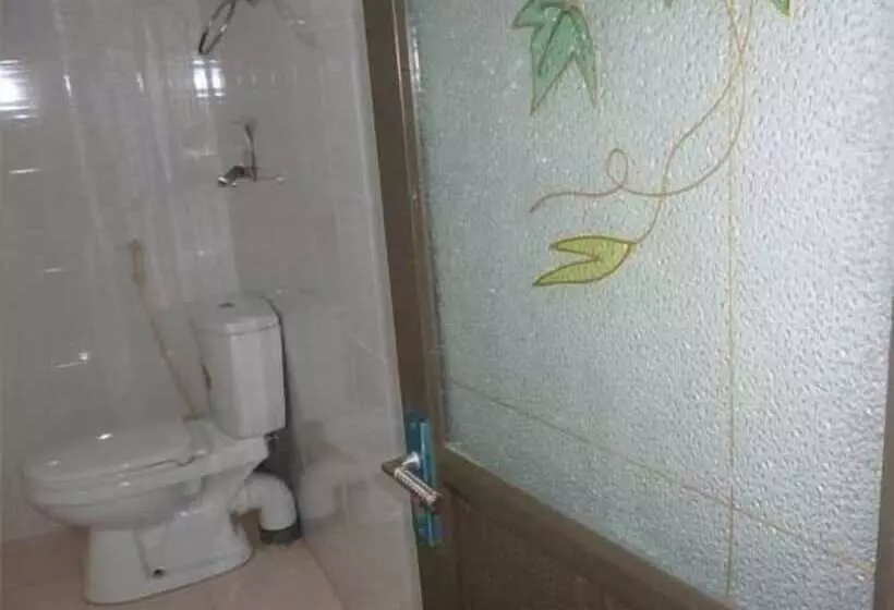 Hotel Sea View Paradise Inn