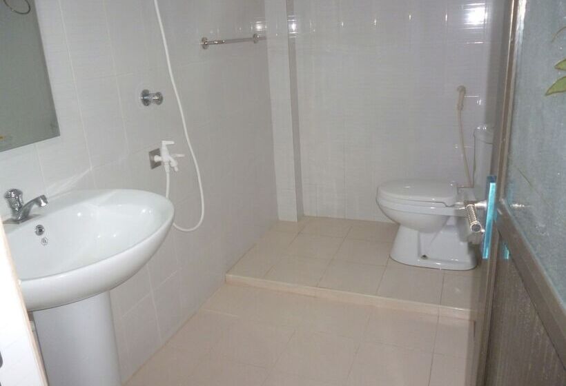 Hotel Sea View Paradise Inn