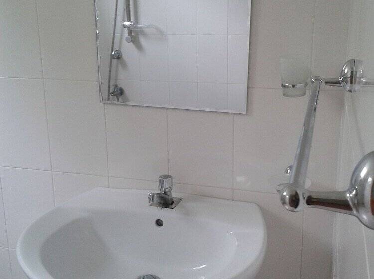 Hotel Sea View Paradise Inn