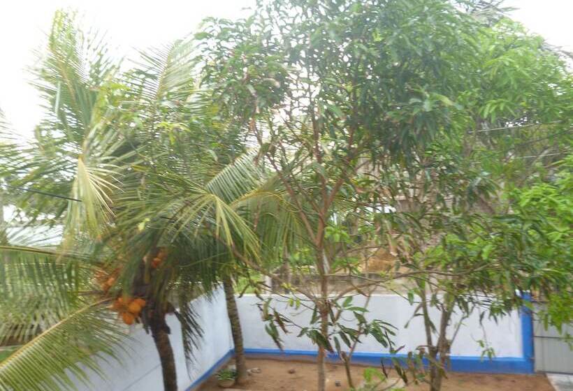 Hotel Sea View Paradise Inn