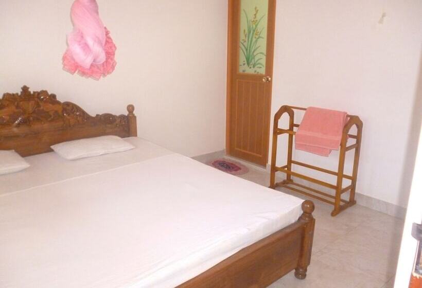 Hotel Sea View Paradise Inn