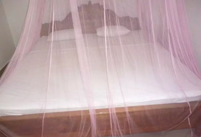 Hotel Sea View Paradise Inn