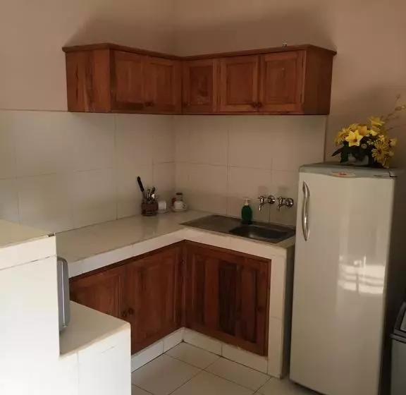 هتل Secret Garden Inn