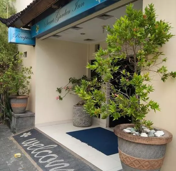 هتل Secret Garden Inn
