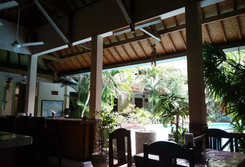 هتل Secret Garden Inn