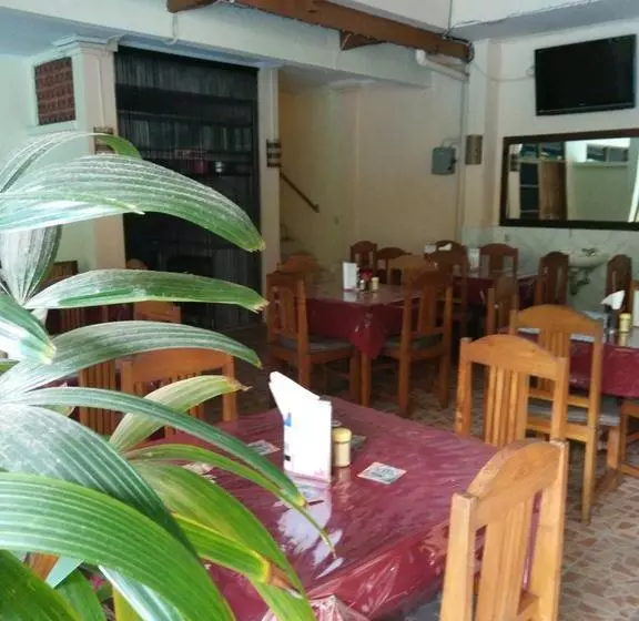 هتل Secret Garden Inn