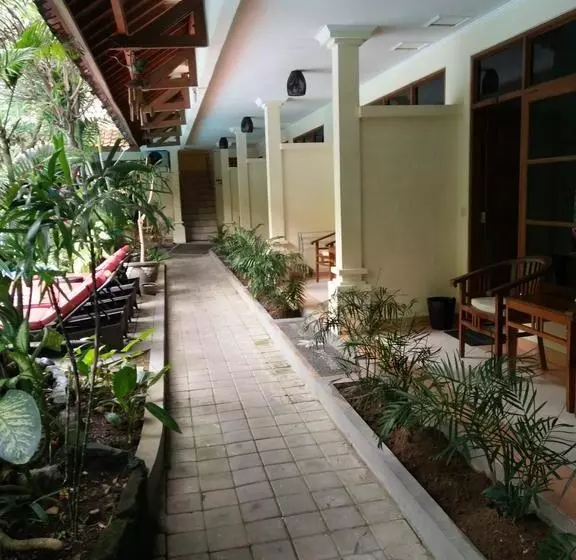 هتل Secret Garden Inn