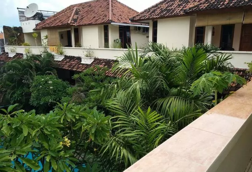 هتل Secret Garden Inn