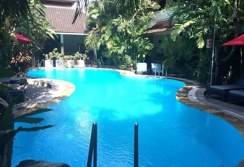 هتل Secret Garden Inn