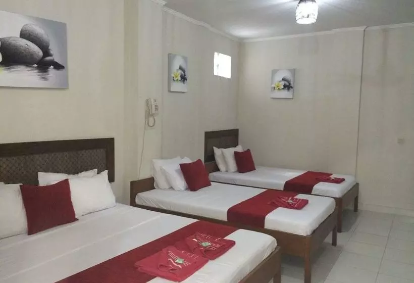 هتل Secret Garden Inn