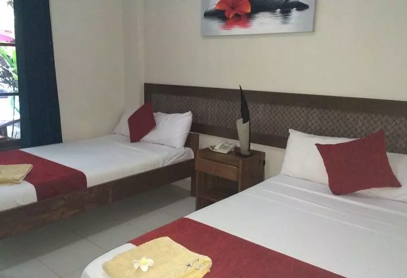 هتل Secret Garden Inn