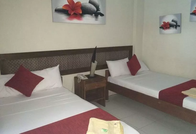 هتل Secret Garden Inn