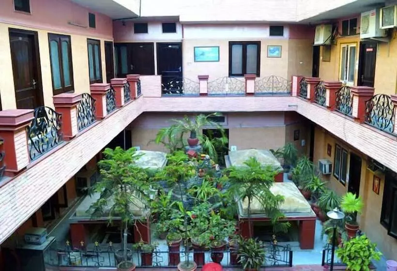 בית מלון כפרי Shiraz Continental