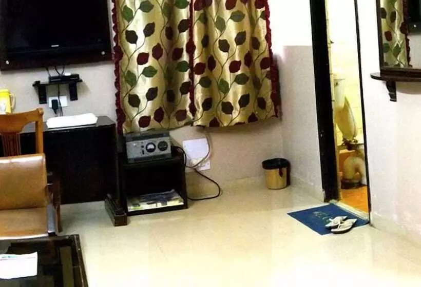 בית מלון כפרי Shiraz Continental