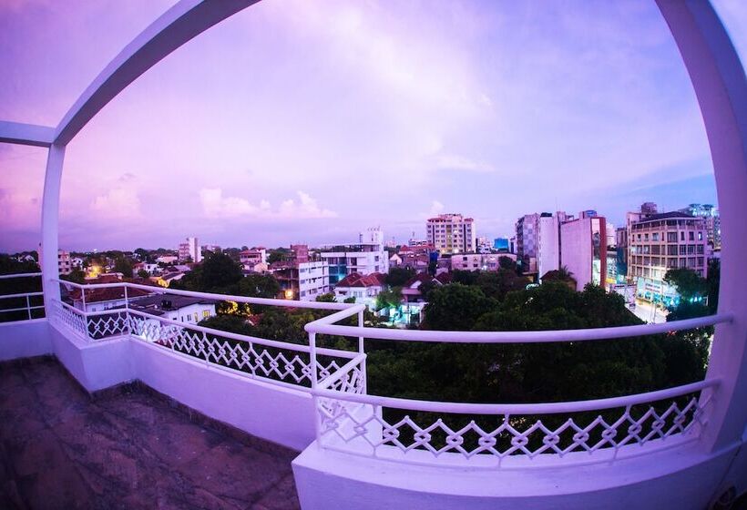 فندق Whitehouse Residencies