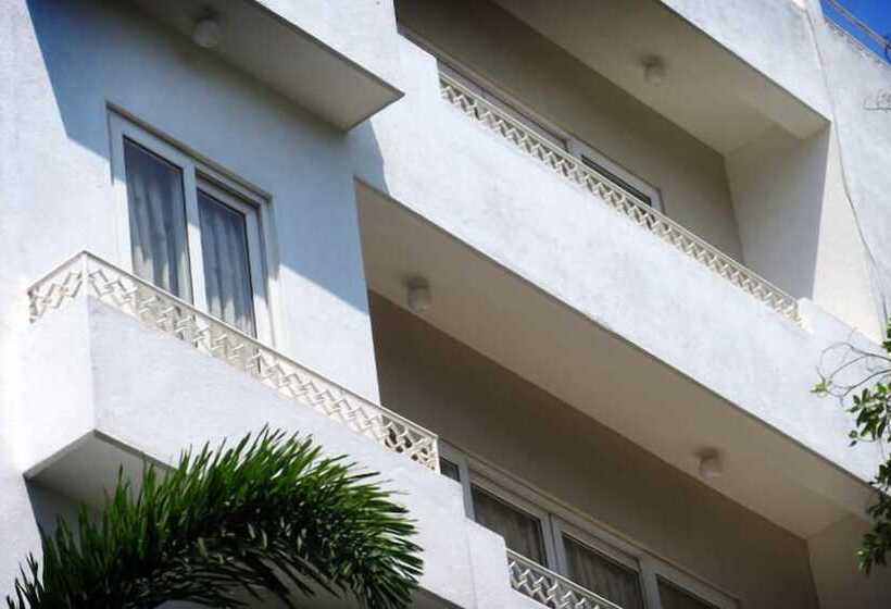 فندق Whitehouse Residencies