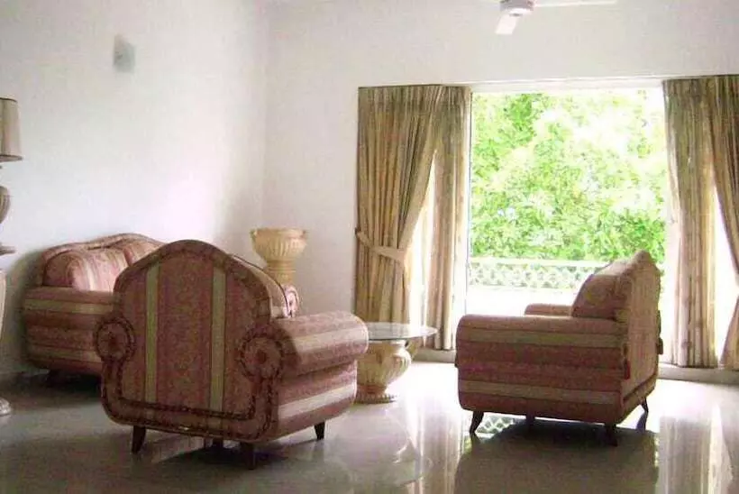 호텔 Whitehouse Residencies