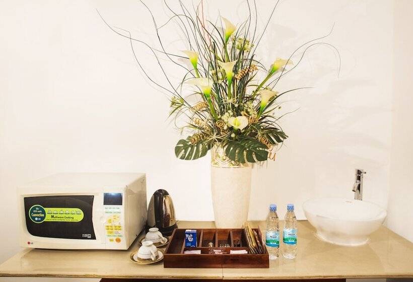 فندق Whitehouse Residencies