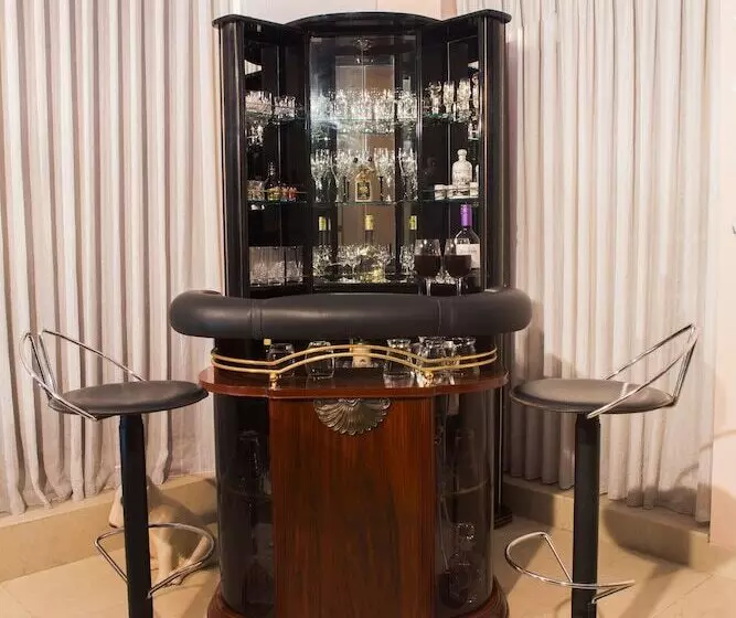 호텔 Whitehouse Residencies