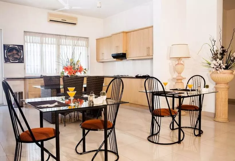 호텔 Whitehouse Residencies