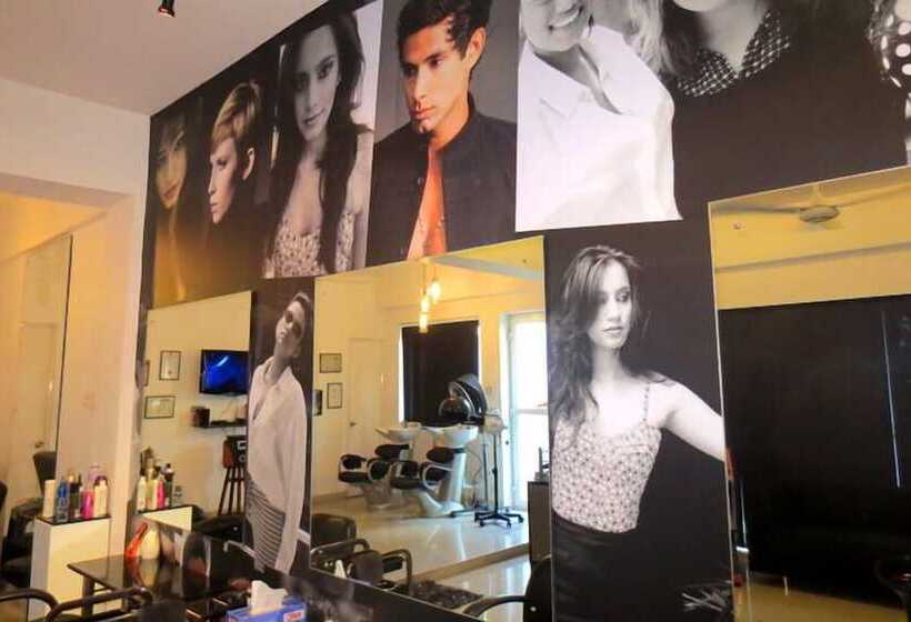 فندق Whitehouse Residencies