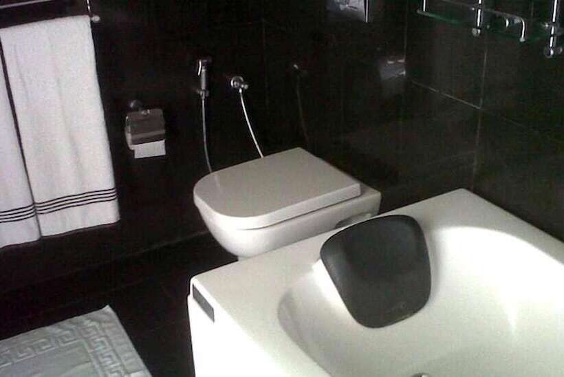 فندق Whitehouse Residencies