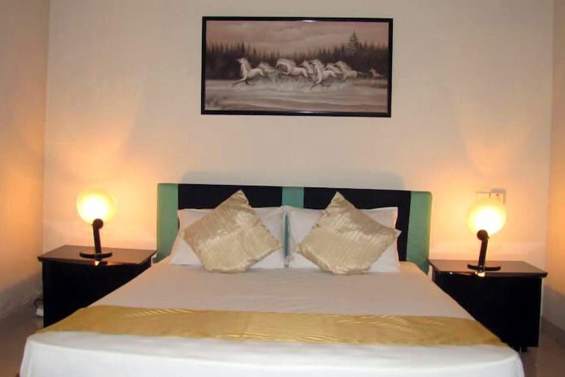 فندق Whitehouse Residencies