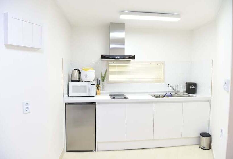 Jw Stay In Hongdae Hostel