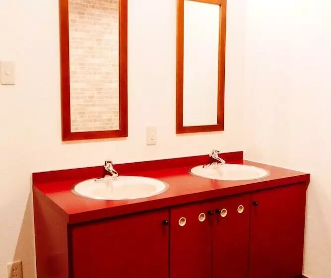 K S House Kanazawa Travelers Hostel