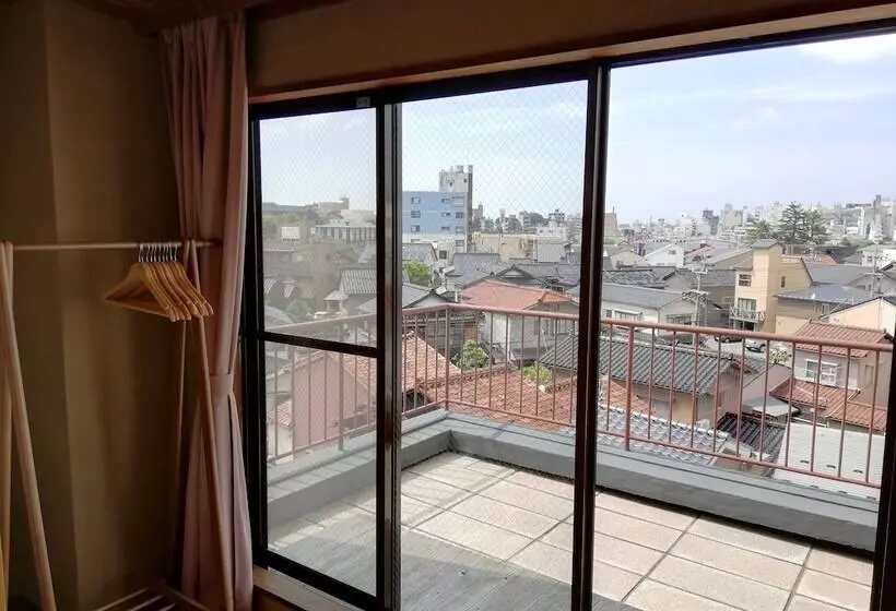 K S House Kanazawa Travelers Hostel