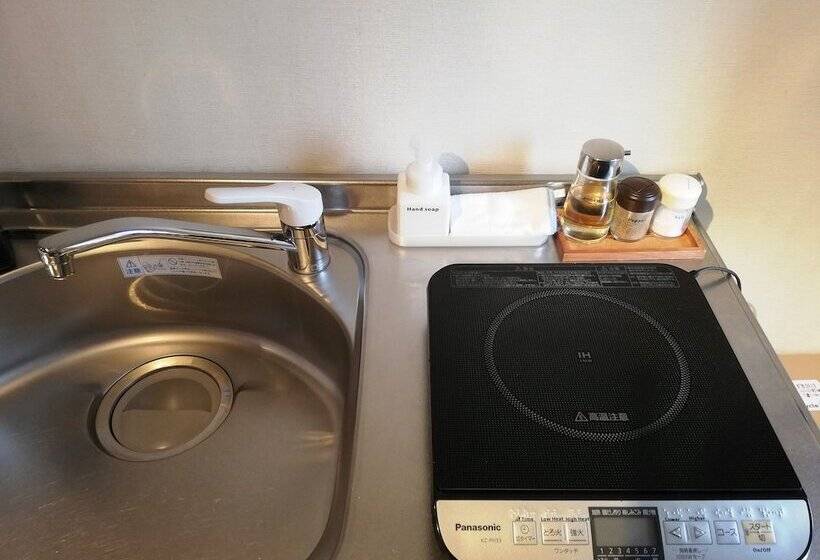 K S House Kanazawa  Travelers Hostel