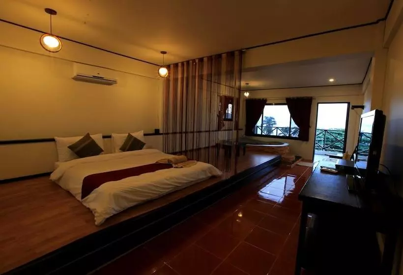 Paradise Dive Resort