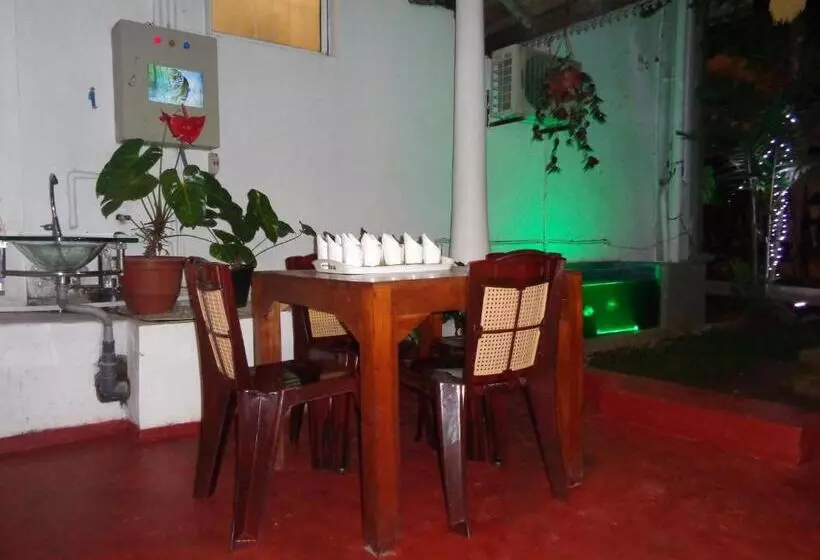 پانسیون Nooit Gedacht Holiday Resort Unawatuna