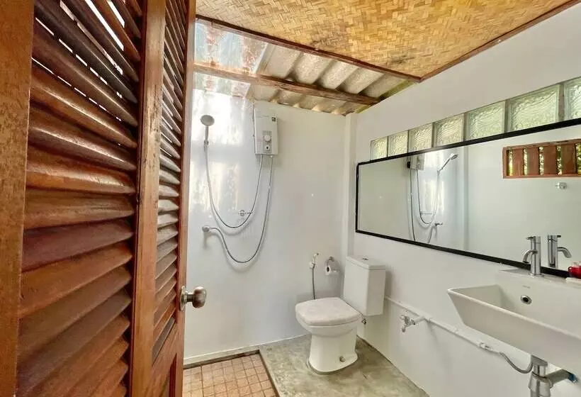 פנסיון P.d. Beach Resort