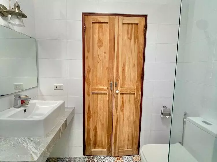 פנסיון P.d. Beach Resort